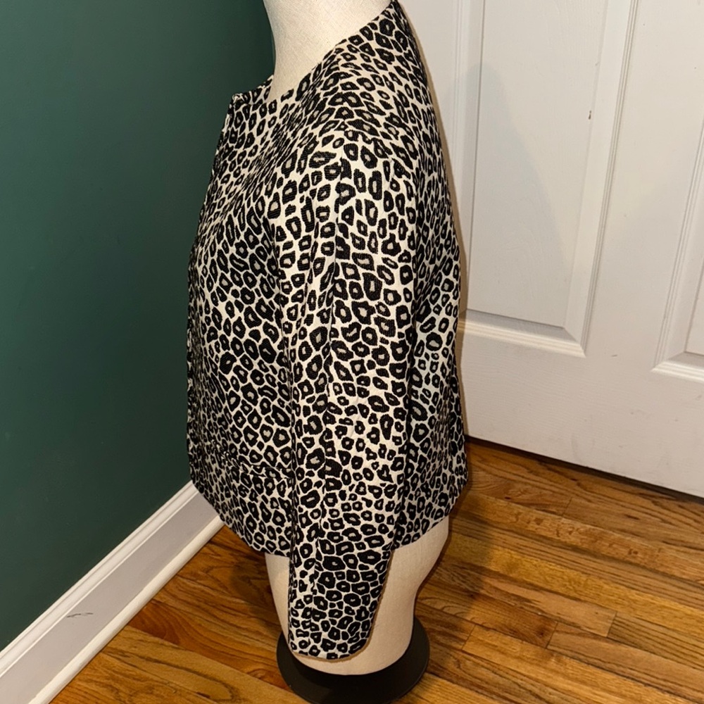 Ann Taylor Black and White Leopard Print open blazer. Size‎ Small - Picture 2 of 9
